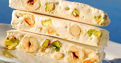 Torrone lub włoski deser nugat