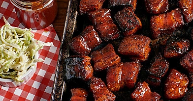 Pork belly burnt ends - boczne kostki grillowane na grillu typu kamado