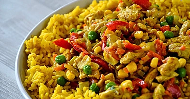 Ryż curry z kurczakiem i warzywami