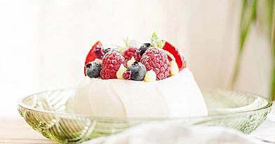 Mini pavlova przepis - ciastka z kremem z mascarpone i limonki