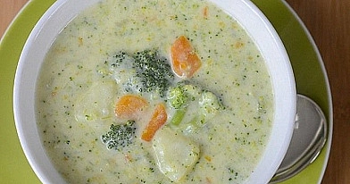 Zupa brokułowa z serem