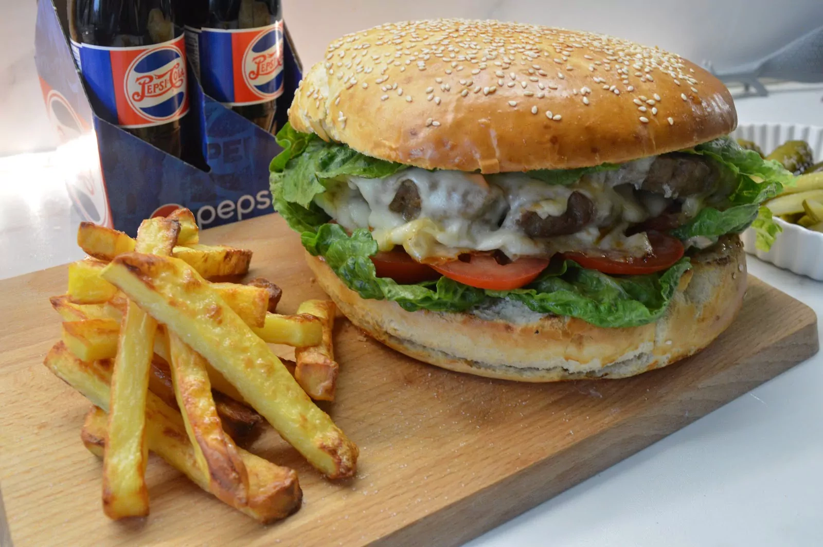 Mega burger z wołowiną - jeżeli robicie w domu, to tyłku tak!