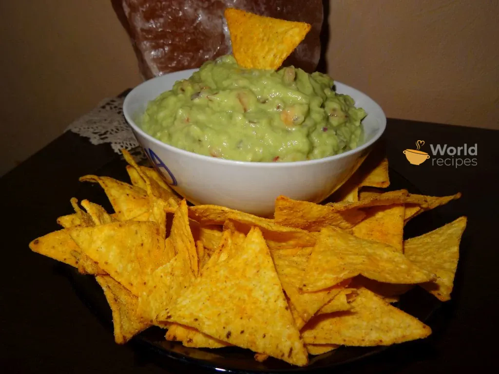 Guacamole pasta awokado z pomidorem