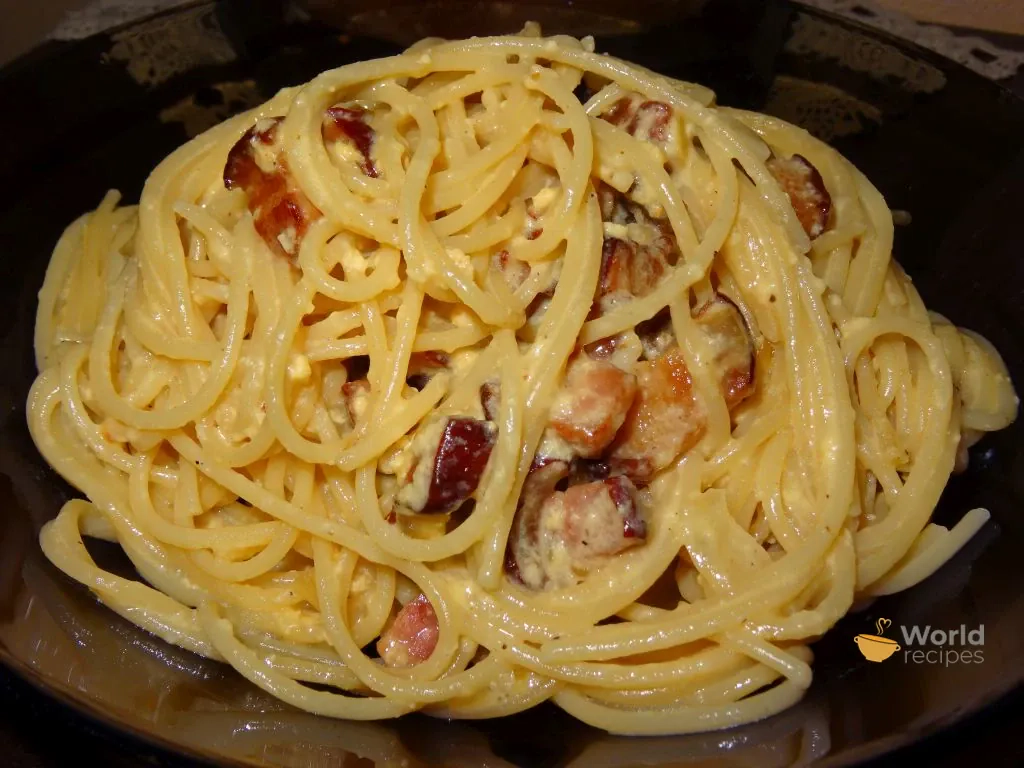 Spaghetti carbonara z boczkiem