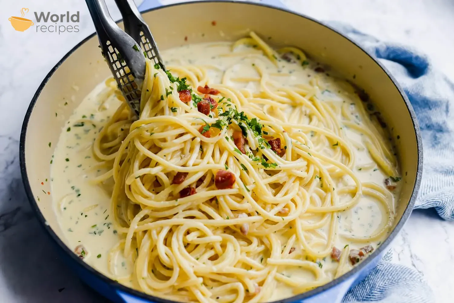 Spaghetti carbonara - przepis oryginalny ze śmietaną