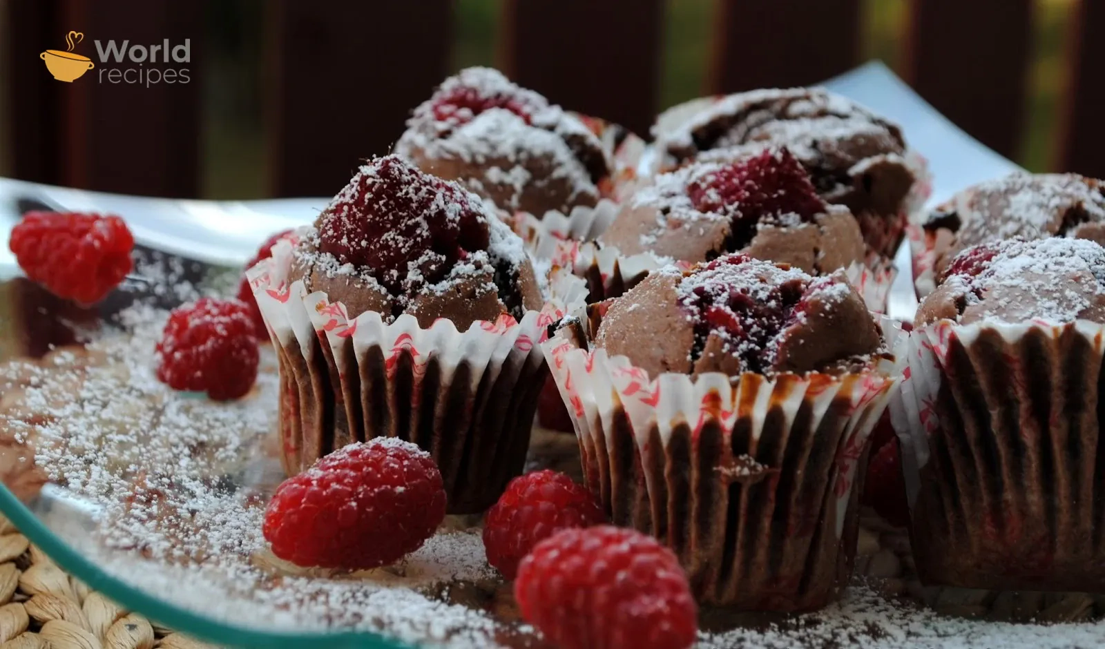 Czekoladowe muffiny z malinami