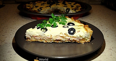 Quiche lorraine: kruchy placek z pysznym, wytrawnym nadzieniem