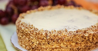 Tort-ciasto z orzechami mielonymi