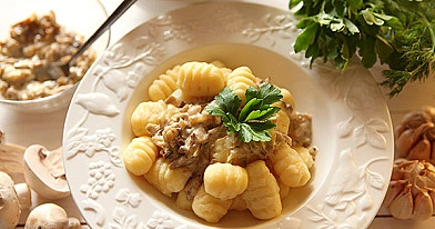 Gnocchi - kluski śląskie z sosem pieczarkowym