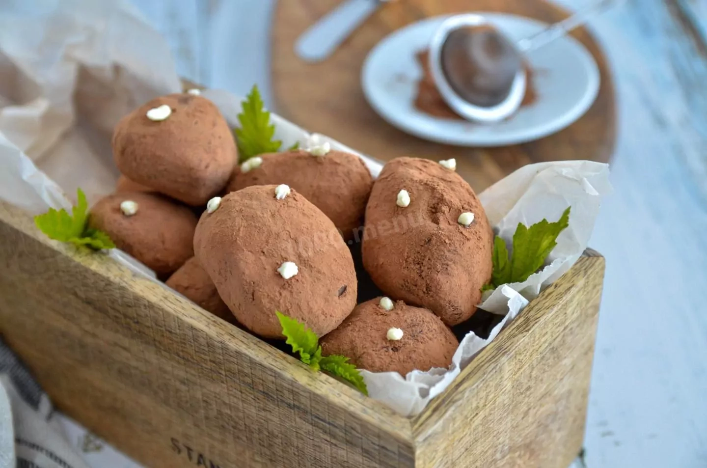 Ziemniaki z biszkopta czekoladowego - klaszyczne pierożki
